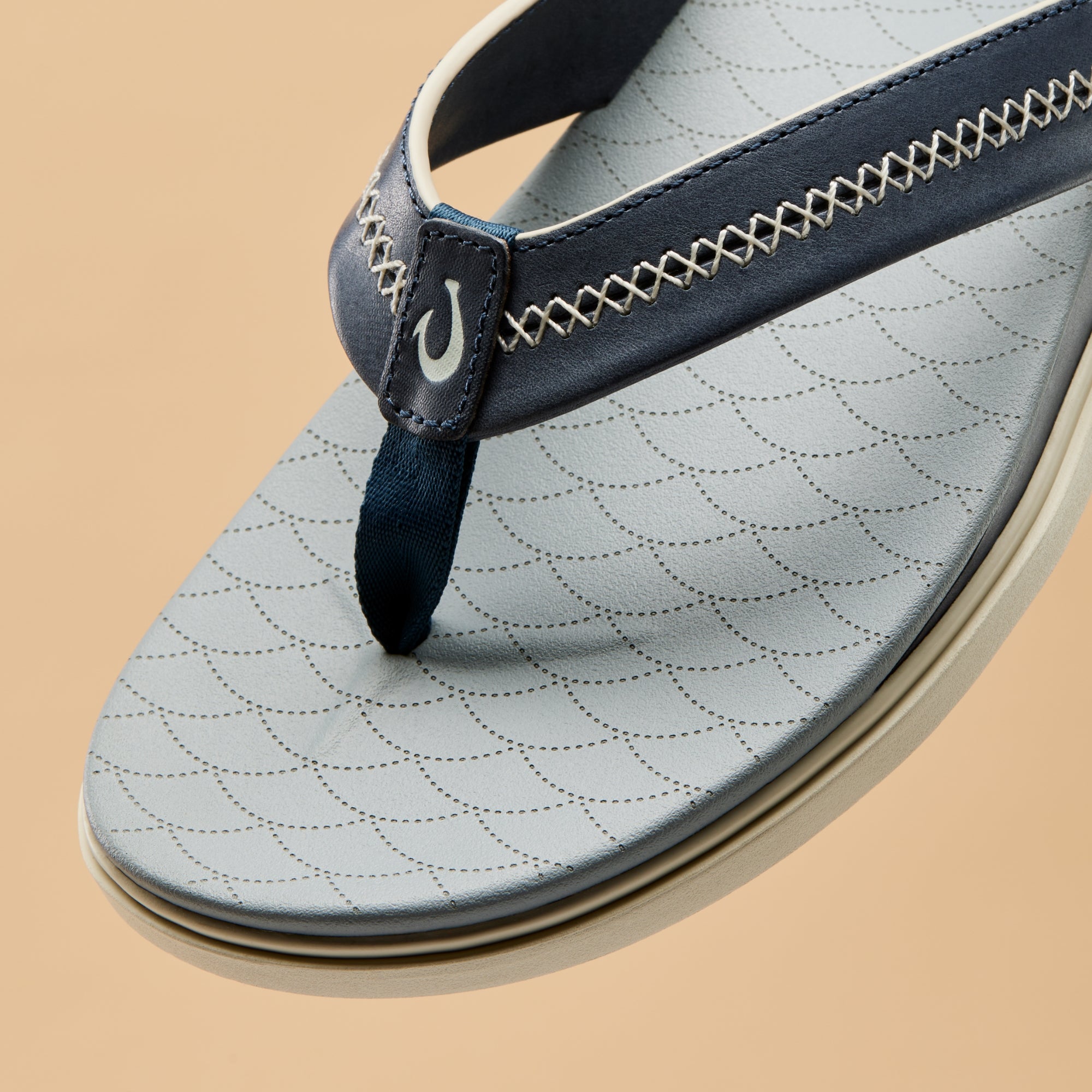 Shoreline  -  Stormy Blue / Pale Grey - Image 3