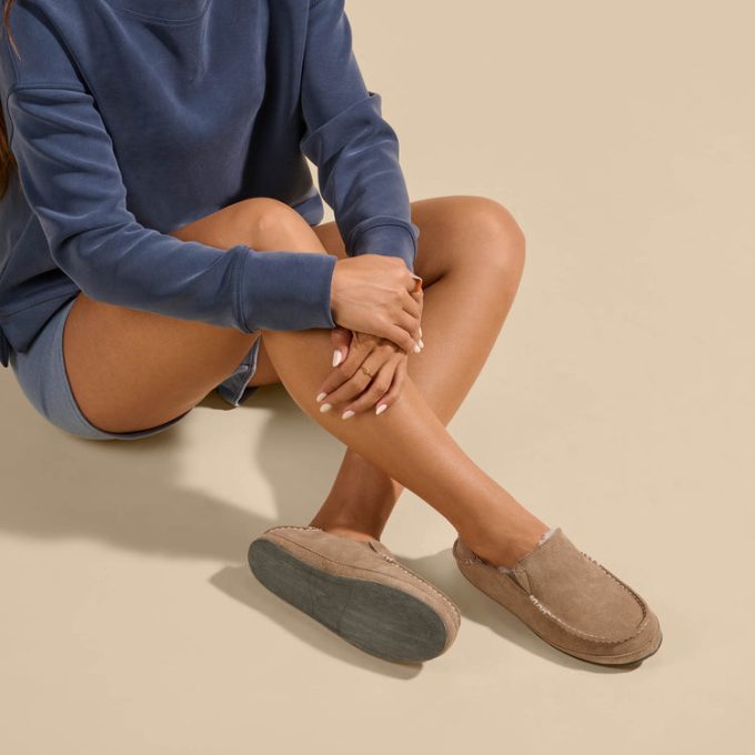 Olukai Nohea Slipper Women’s Soft Shearling Slippers - Image 19