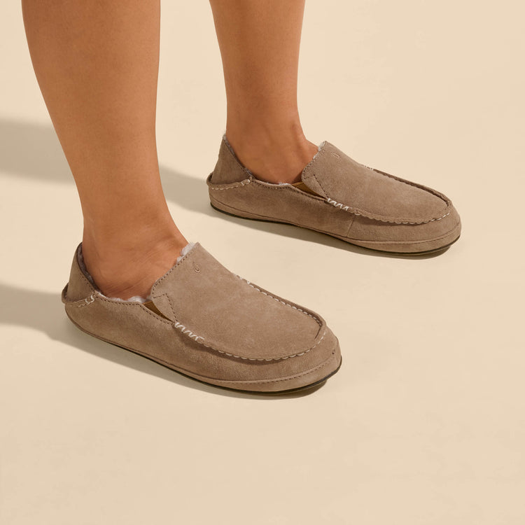 Olukai Nohea Slipper Women’s Soft Shearling Slippers - Image 10