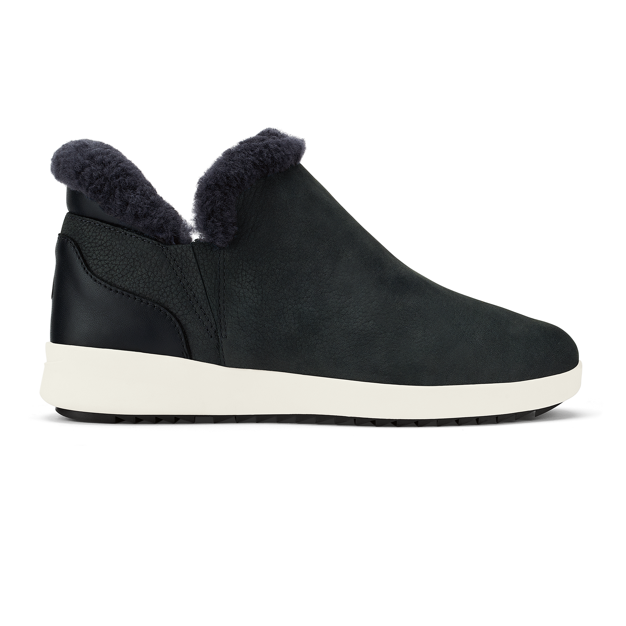 Kāmau  -  Lava Rock